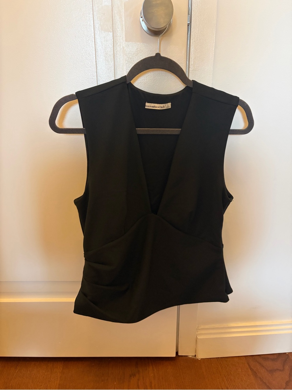 Abercrombie - Women’s L - Sleeveless Black Bra Free V-Neck Draped Top